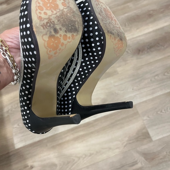 Not Rated black & white polka dot peep toe heels. Size 6 - Picture 4 of 4